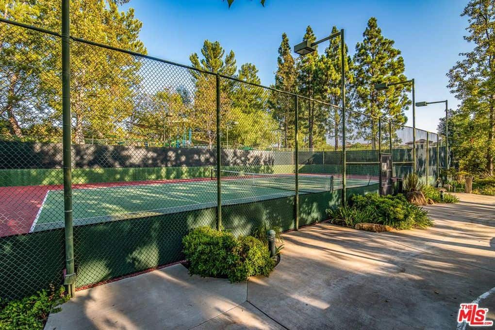 2390 Earls Court Los Angeles CA