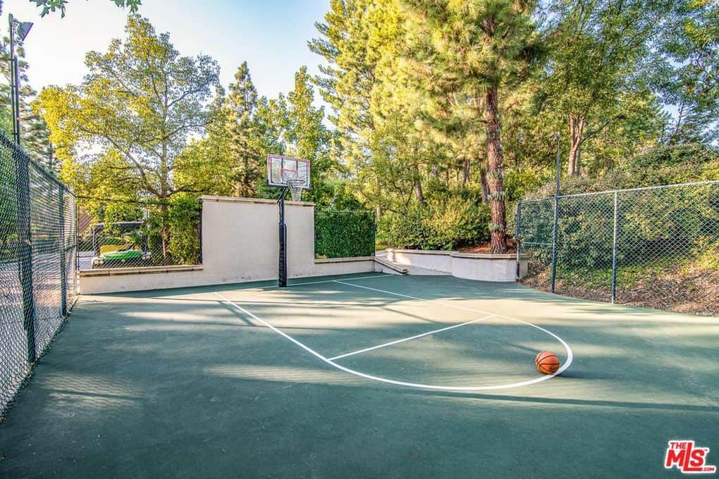 2390 Earls Court Los Angeles CA