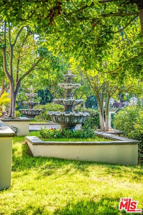 2390 Earls Court Los Angeles CA