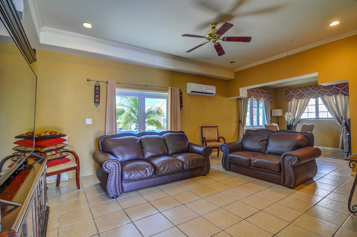 Southern Comfort New Providence/Paradise Island BS