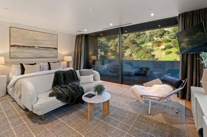 2341 Gloaming Way Beverly Hills CA 90210