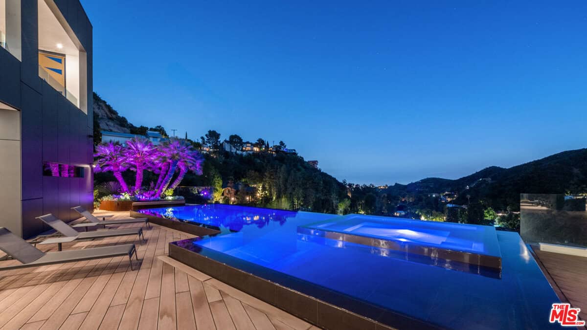2341 Gloaming Way Beverly Hills CA 90210
