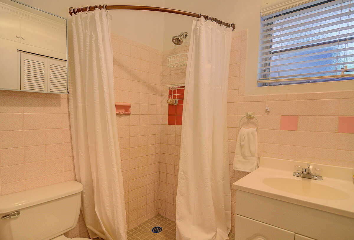 Cambridge Avenue New Providence/Paradise Island BS