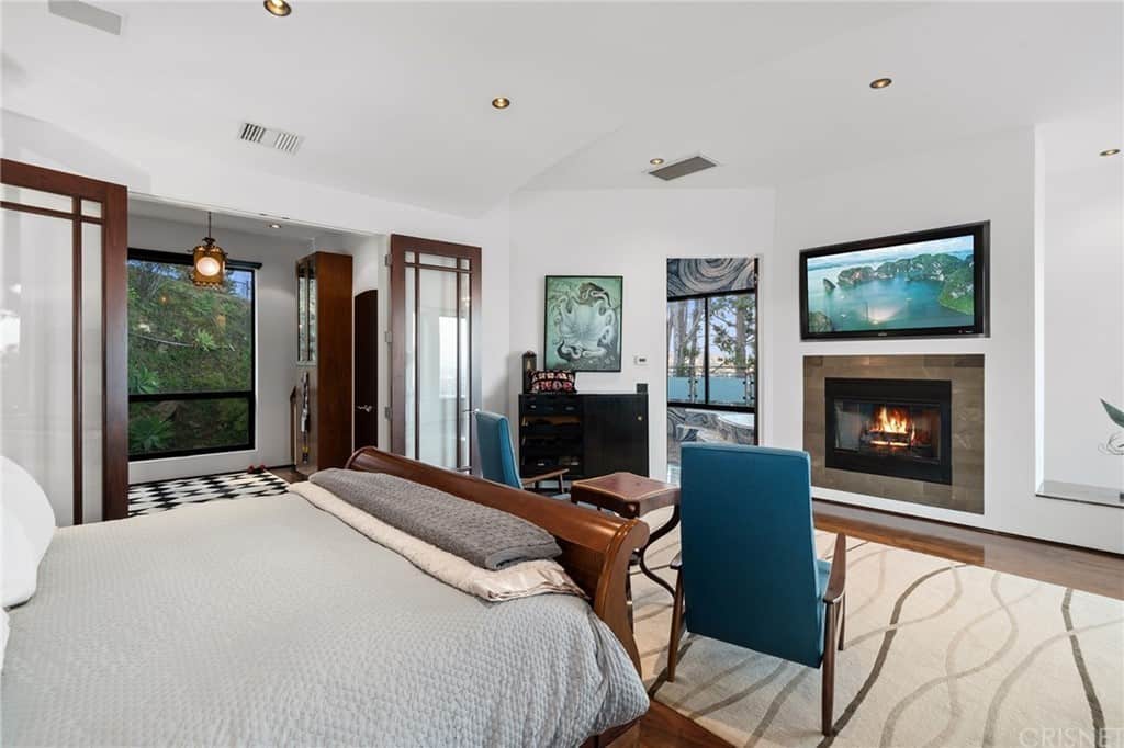 6909 Oporto Drive Los Angeles CA 90068
