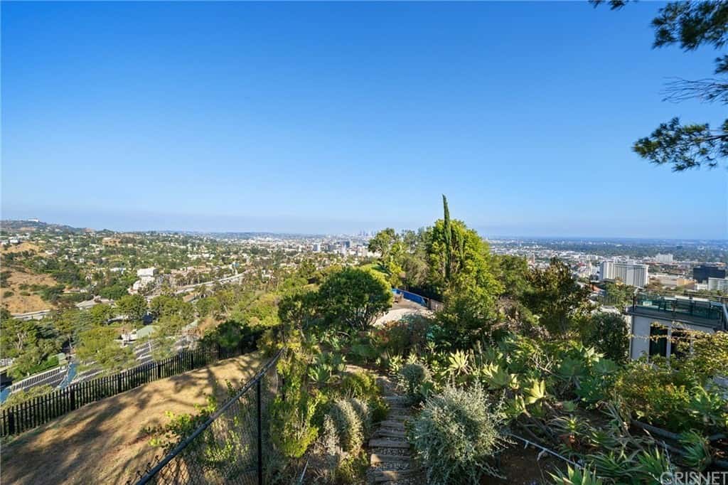 6909 Oporto Drive Los Angeles CA 90068