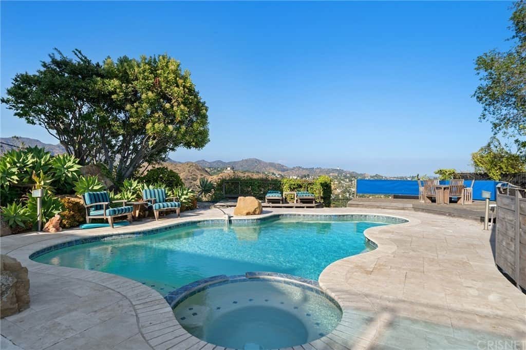 6909 Oporto Drive Los Angeles CA 90068