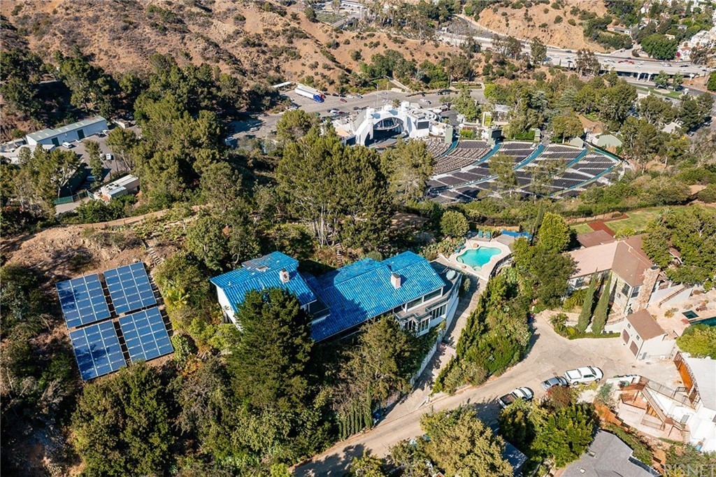 6909 Oporto Drive Los Angeles CA 90068