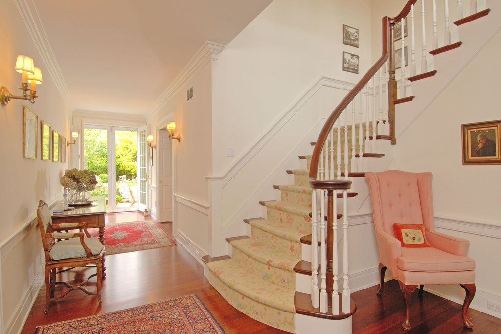 277 Toylsome Lane Southampton NY 11968