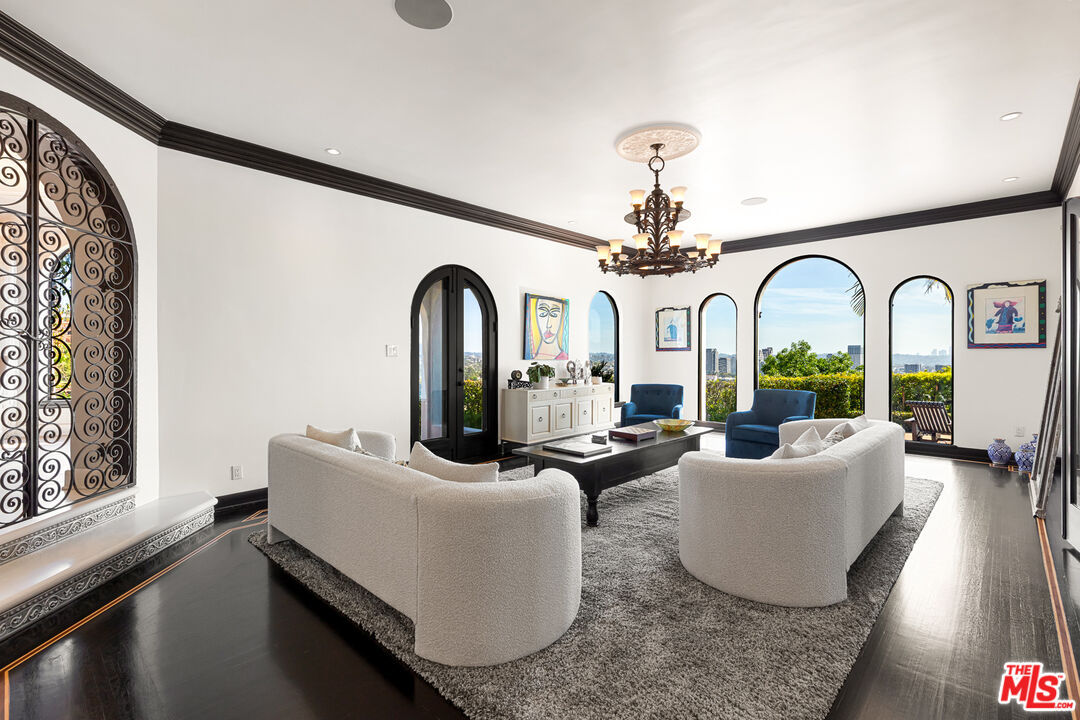 330 Kempton Road Glendale CA 91202
