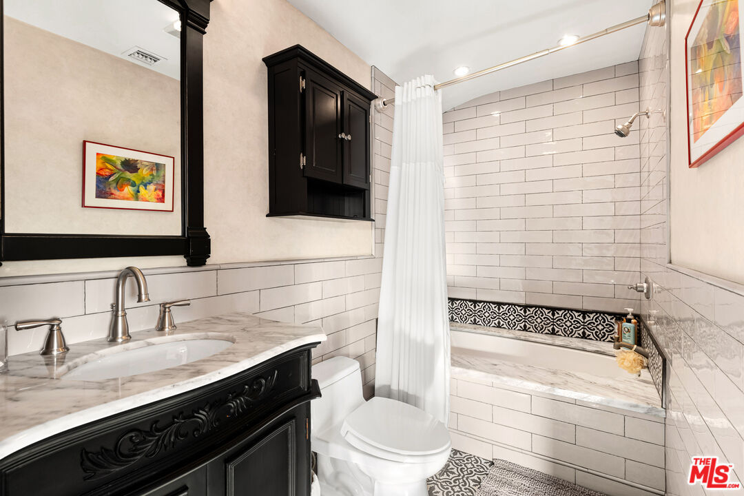 330 Kempton Road Glendale CA 91202