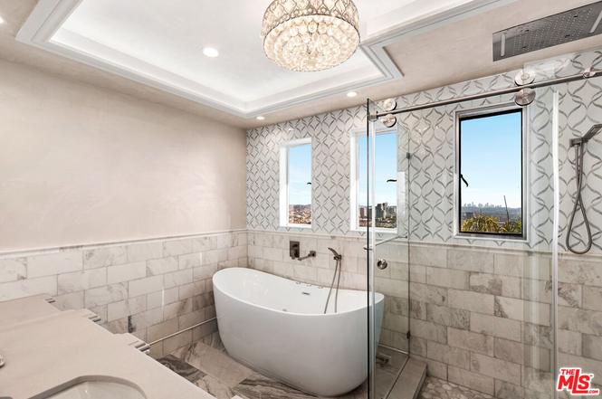 330 Kempton Road Glendale CA 91202