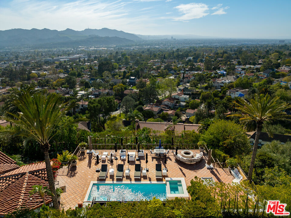 330 Kempton Road Glendale CA 91202