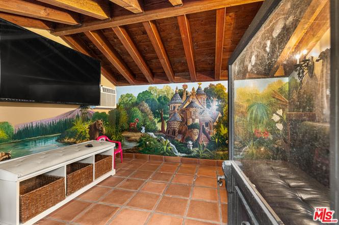 330 Kempton Road Glendale CA 91202