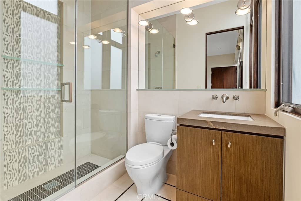 2826 The Strand Hermosa Beach CA 90254