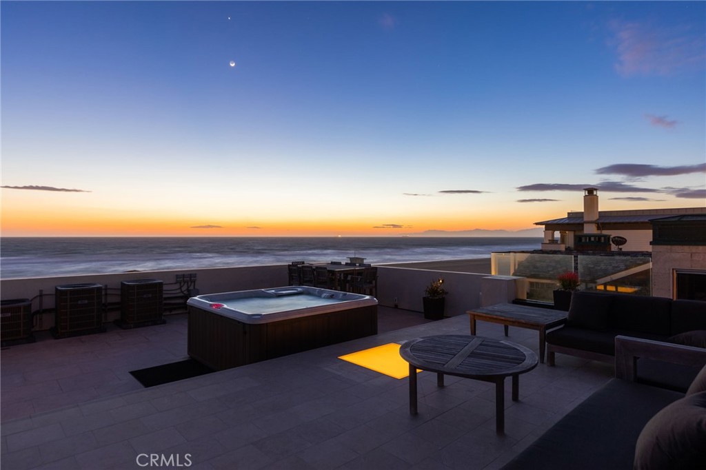 2826 The Strand Hermosa Beach CA 90254