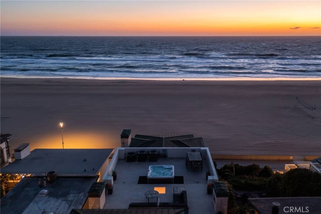 2826 The Strand Hermosa Beach CA 90254