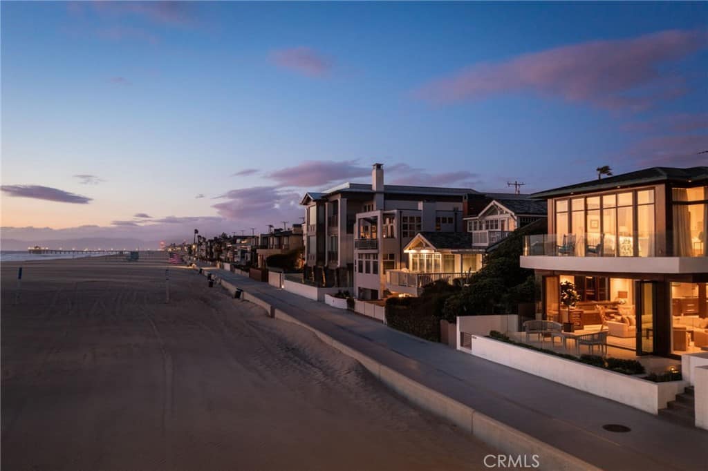 2826 The Strand Hermosa Beach CA 90254