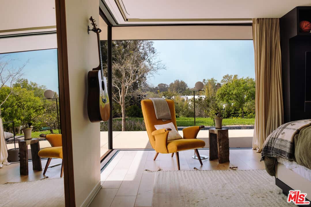 6709 Zumirez Drive Malibu CA 90265