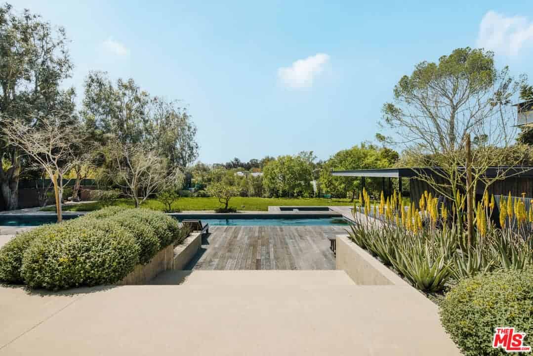 6709 Zumirez Drive Malibu CA 90265