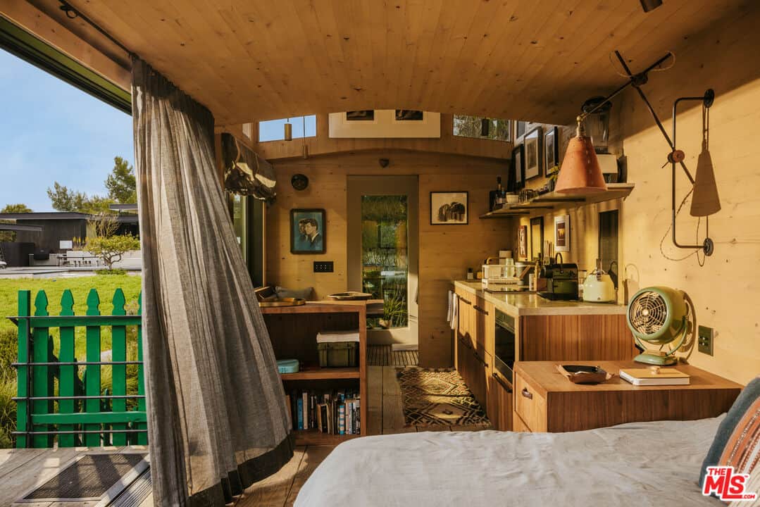 6709 Zumirez Drive Malibu CA 90265
