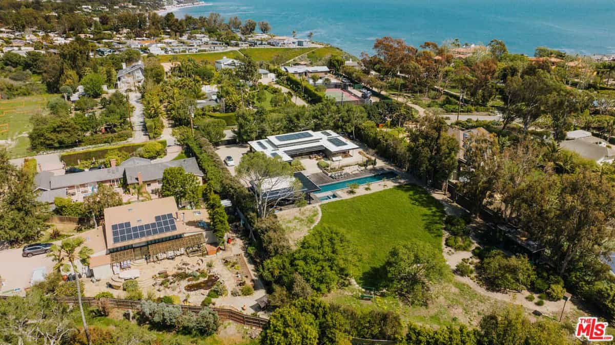 6709 Zumirez Drive Malibu CA 90265