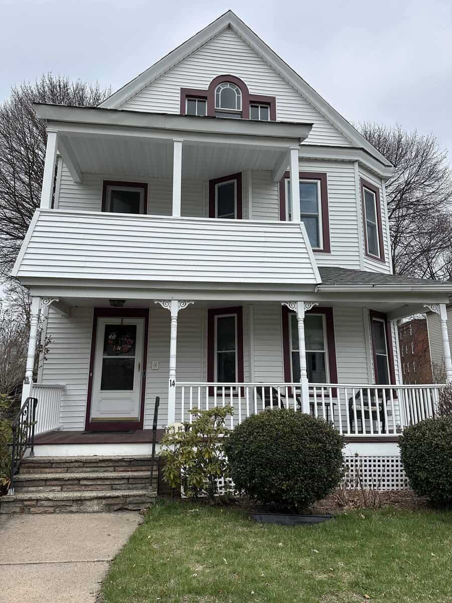 Holyoke MA 01040