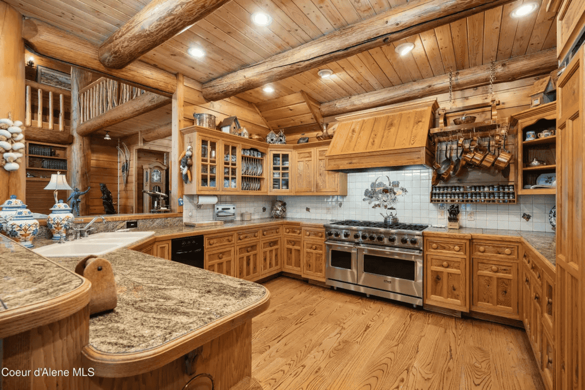 286 E Canoe Point Road Coolin ID 83821