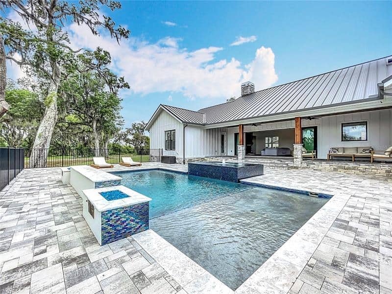 464 Long & Winding Road Groveland FL 34736