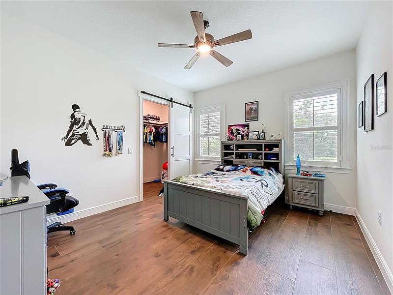 464 Long & Winding Road Groveland FL 34736