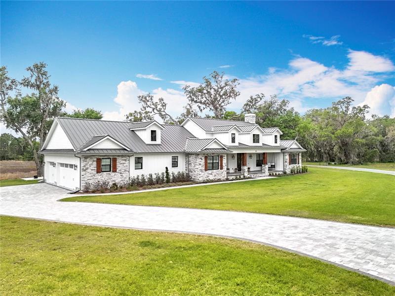 464 Long & Winding Road Groveland FL 34736