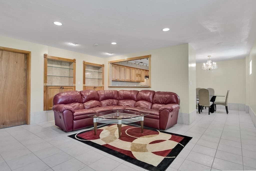 40 Oak Stoneham MA 02180