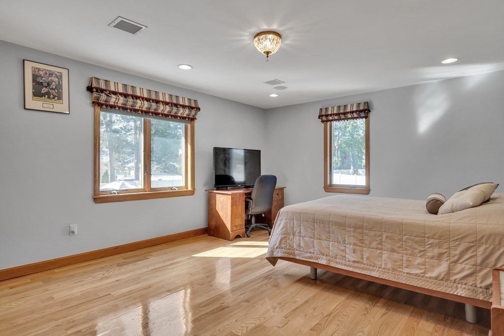 40 Oak Stoneham MA 02180