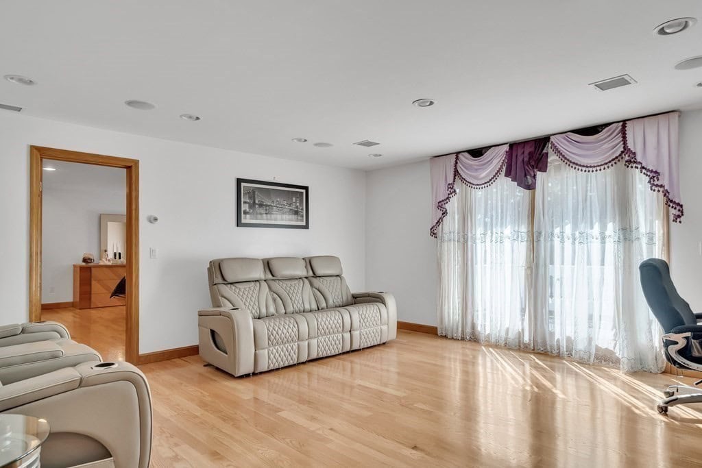 40 Oak Stoneham MA 02180