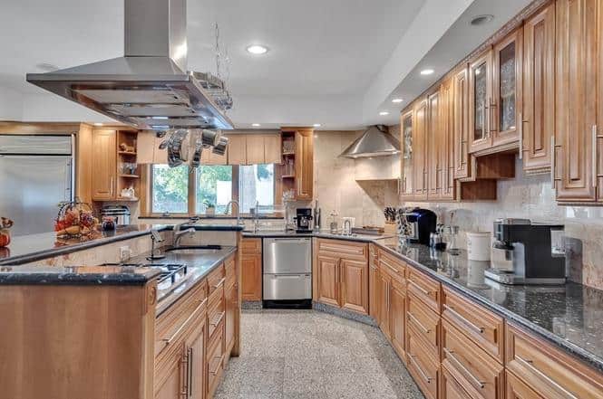 40 Oak Stoneham MA 02180