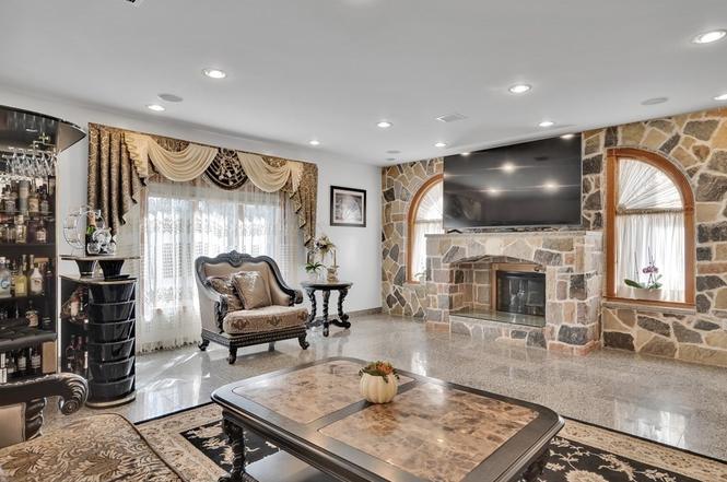 40 Oak Stoneham MA 02180