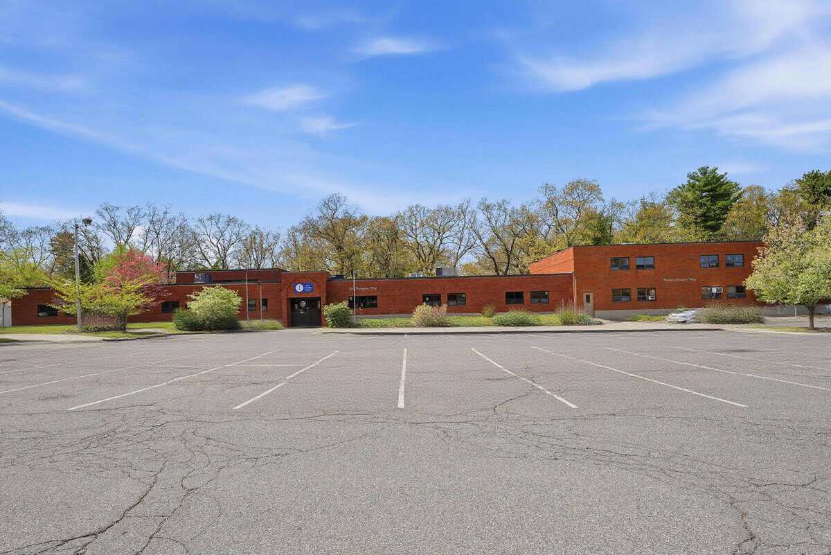 Longmeadow MA, 594 Converse Street