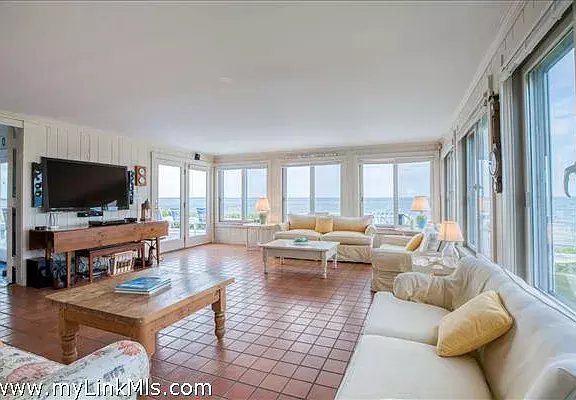 1005 Main Street Tisbury MA 02568