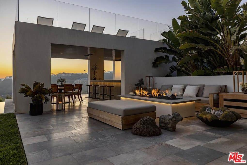 833 Stradella Road Los Angeles CA 90077