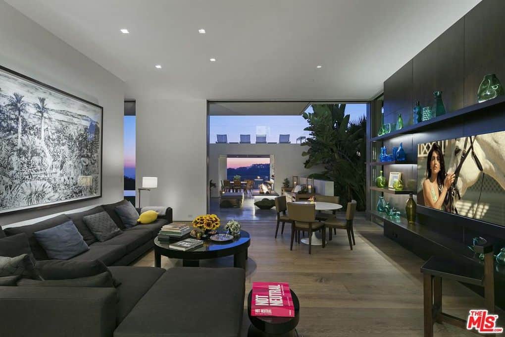 833 Stradella Road Los Angeles CA 90077