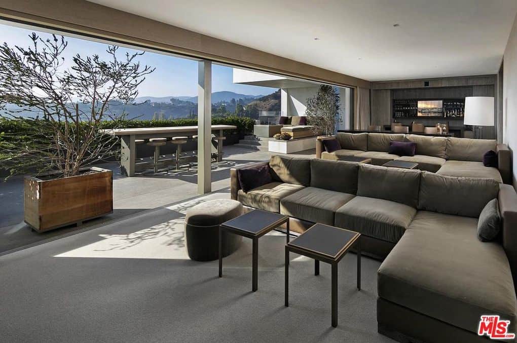 833 Stradella Road Los Angeles CA 90077