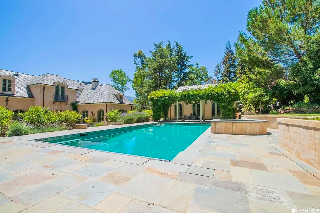 12661 Robleda Road Los Altos Hills CA 94022
