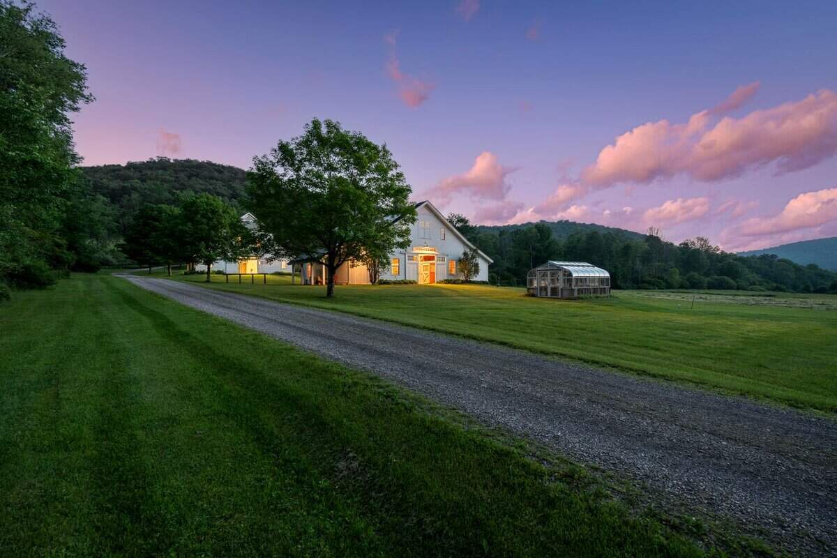 2589 W Sandgate Road Sandgate VT 05250