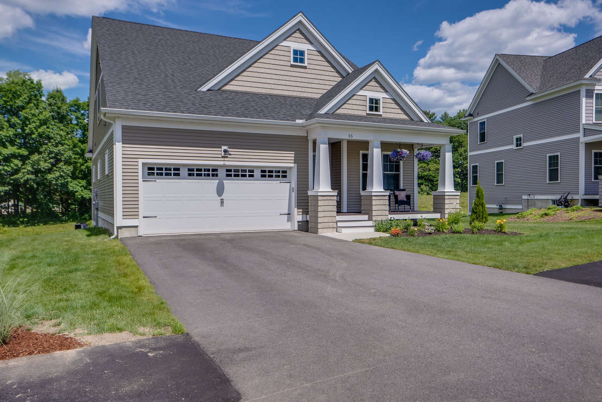 35 Catesby Lane Londonderry NH 03053