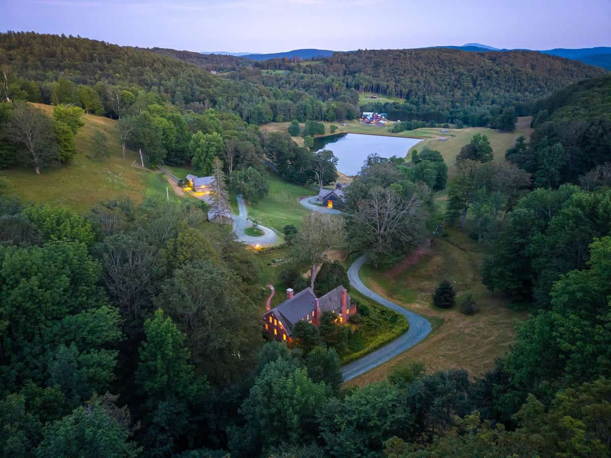 37 Maxham Road Pomfret VT 05067