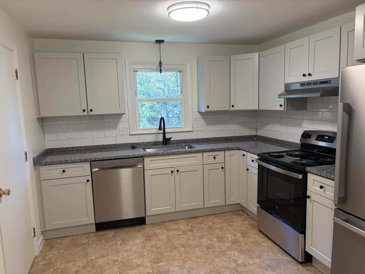 Easthampton MA 01027