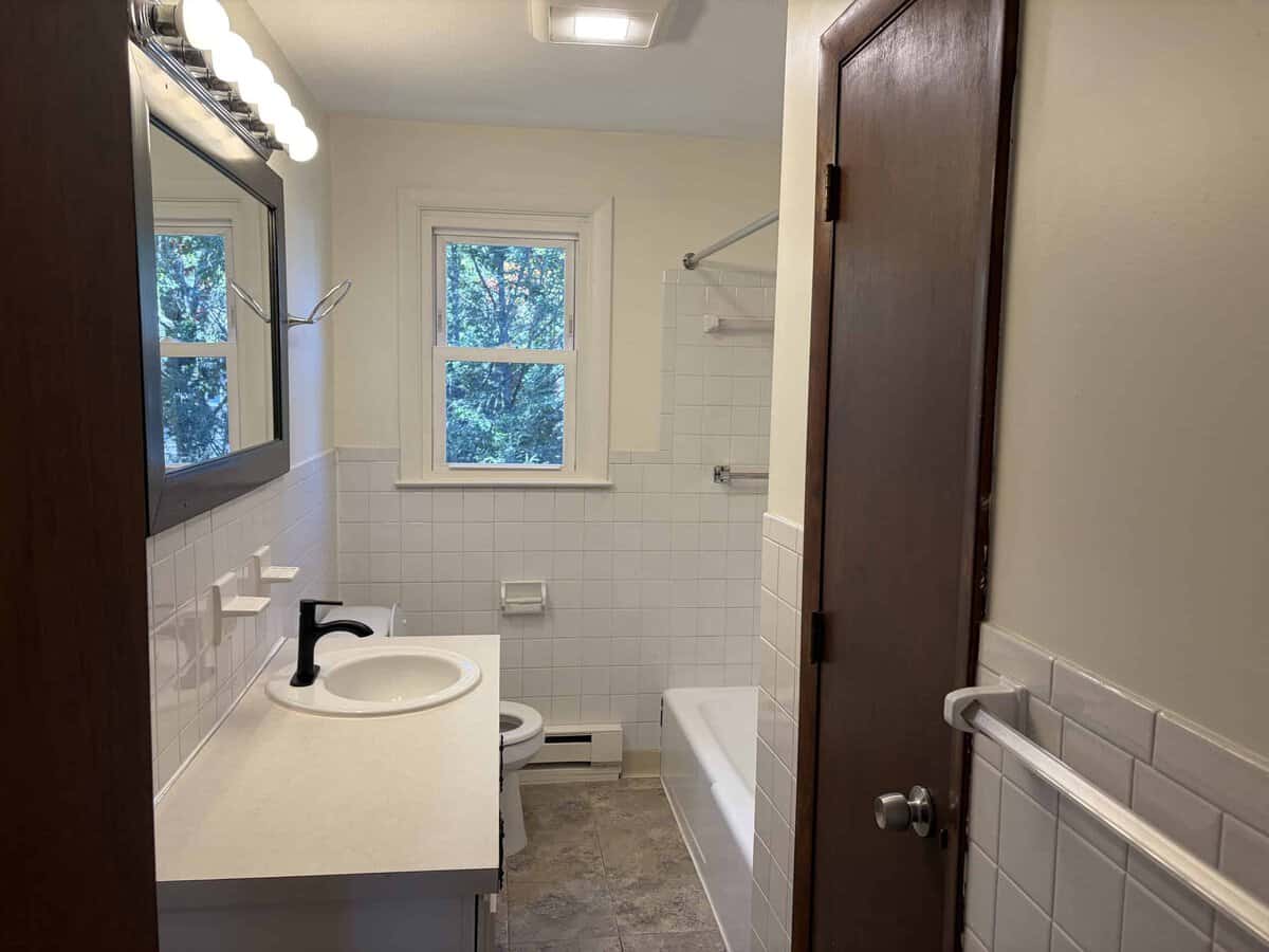 Easthampton MA 01027