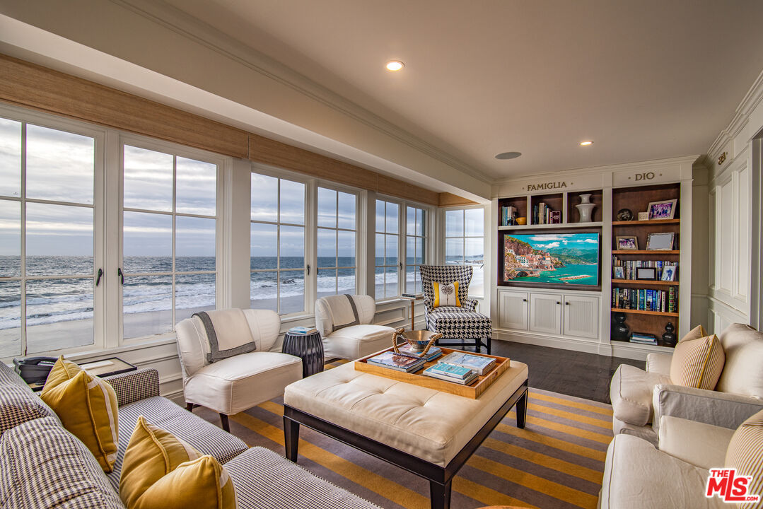 21528 Pacific Coast Highway Malibu CA 90265