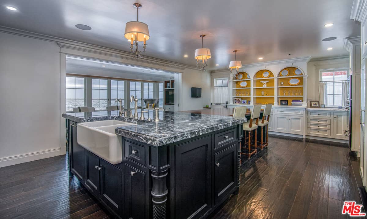 21528 Pacific Coast Highway Malibu CA 90265