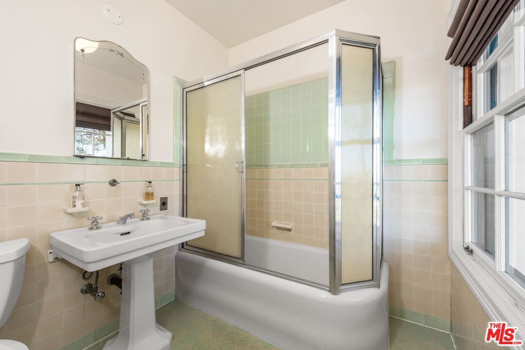 2003 La Brea Terrace Los Angeles CA 90046
