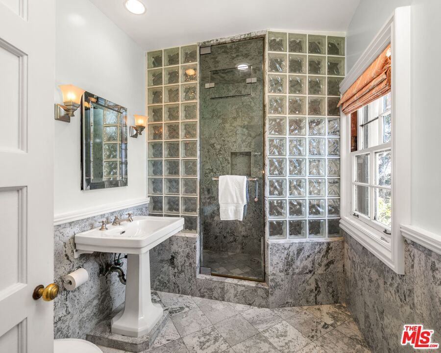 2003 La Brea Terrace Los Angeles CA 90046